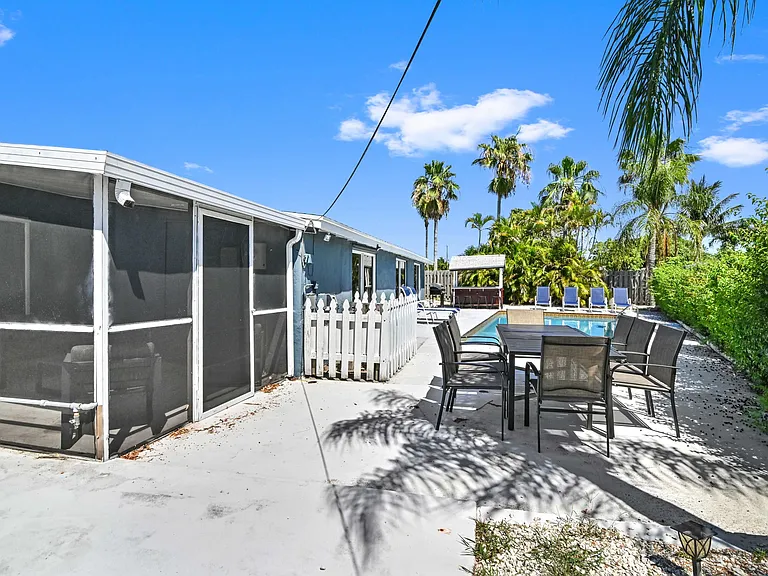 1032 W Jennings St — Photo 29