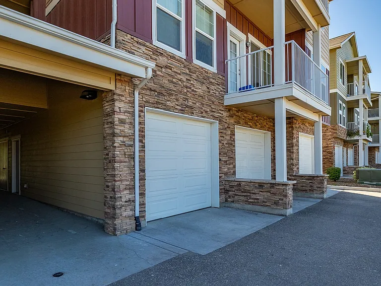 HighPoint on Overland — Photo 10