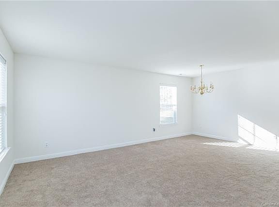 4th image of 579 Annalinde Ln