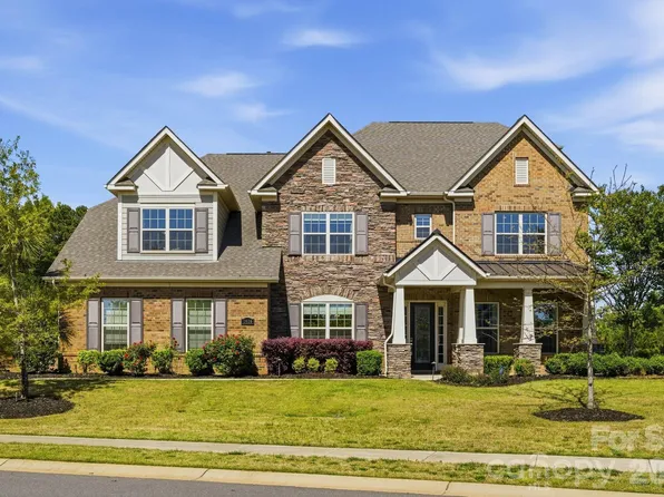1020 Liggets Dr, Matthews, NC 28104