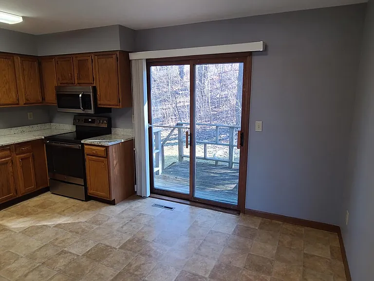 20B Waterford Ave — Photo 7