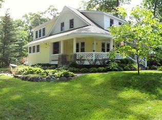 1483 Rosedale Pl, Sylvan Lake, MI 48320