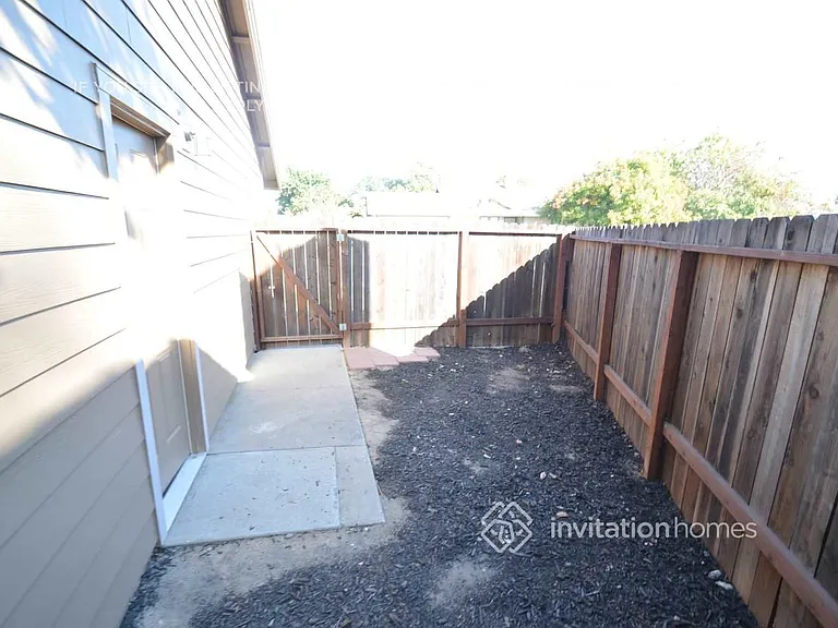 3648 Rollins Way — Photo 8