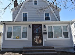 93-06 216th St, Queens Village, NY 11428