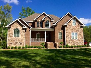 106 Creekwood Ln, Tullahoma, TN 37388