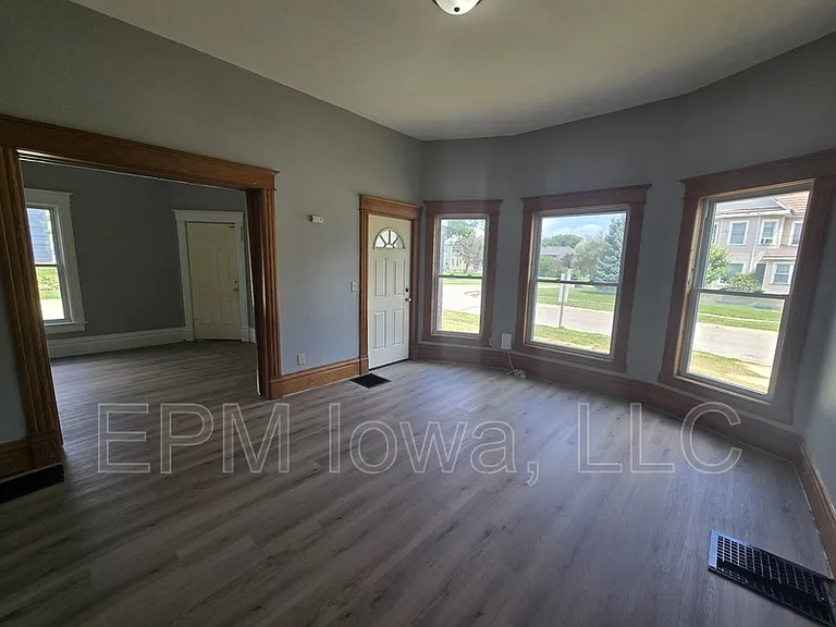 301 Leland Ave — Photo 10
