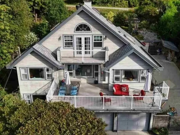 7004 Skana Cres, Sechelt, BC V7Z 0C8