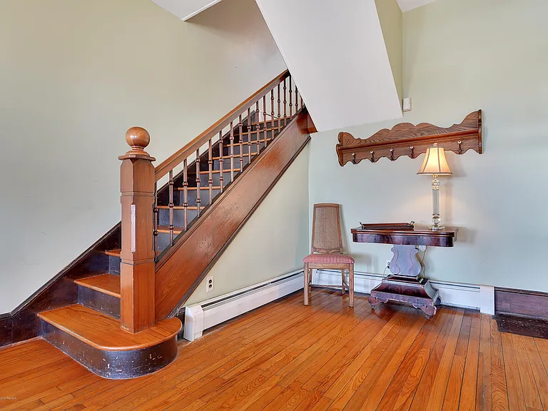 19 Ocean Ave — Photo 23