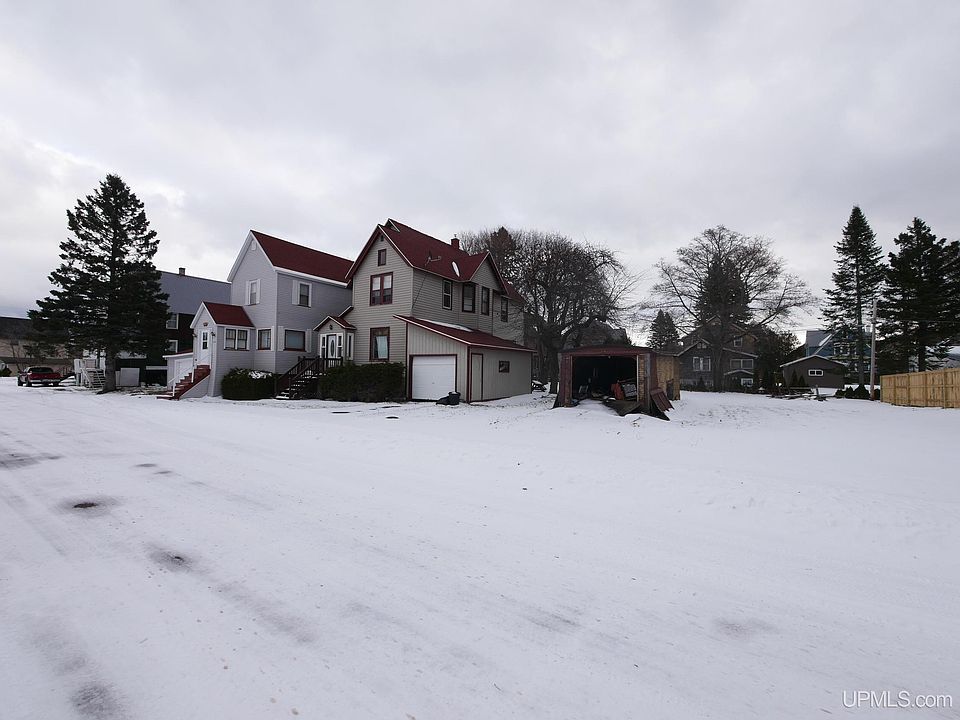 134 Seneca St, Laurium, MI 49913 Zillow