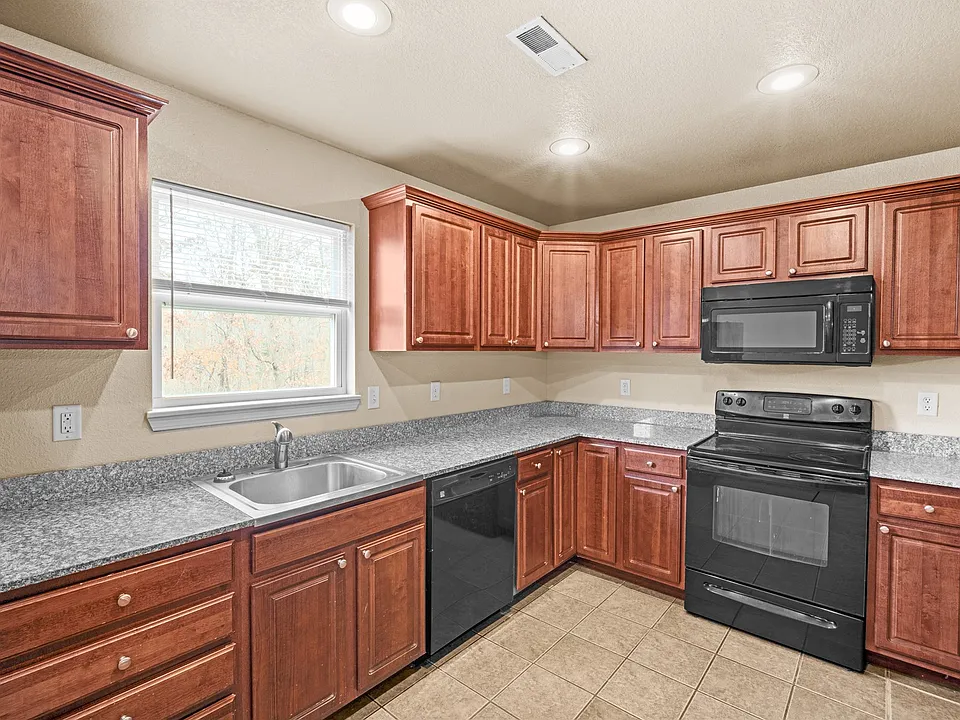43 Palm Gardens Dr