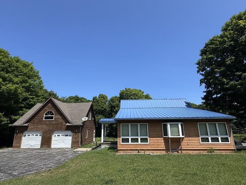 1st image of 34688 S Tomlinson Ln