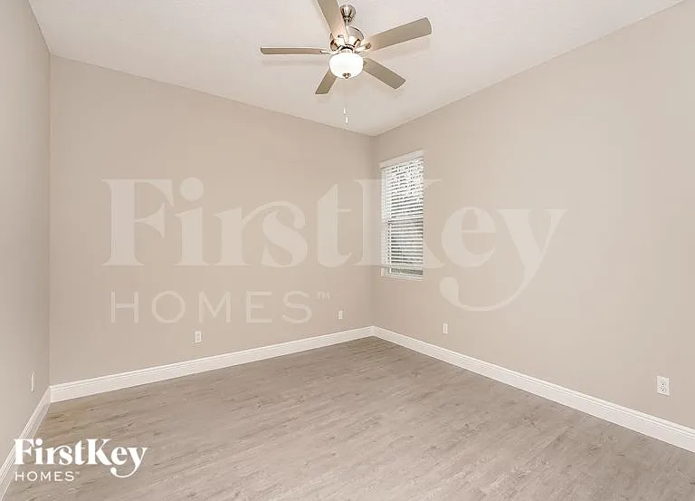 674 Tobias St SE — Photo 8