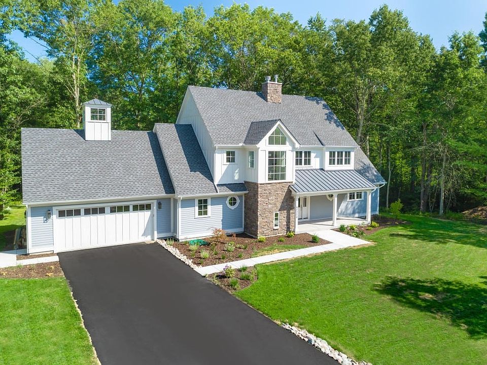 1st image of 45328 Fairway Dr