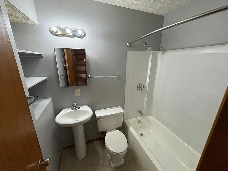 1910 J — Photo 12