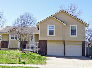 1432 SW Madison St, Lees Summit, MO 64081