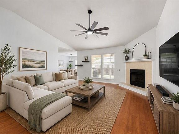 4th image of 25670 NW 9TH ROAD