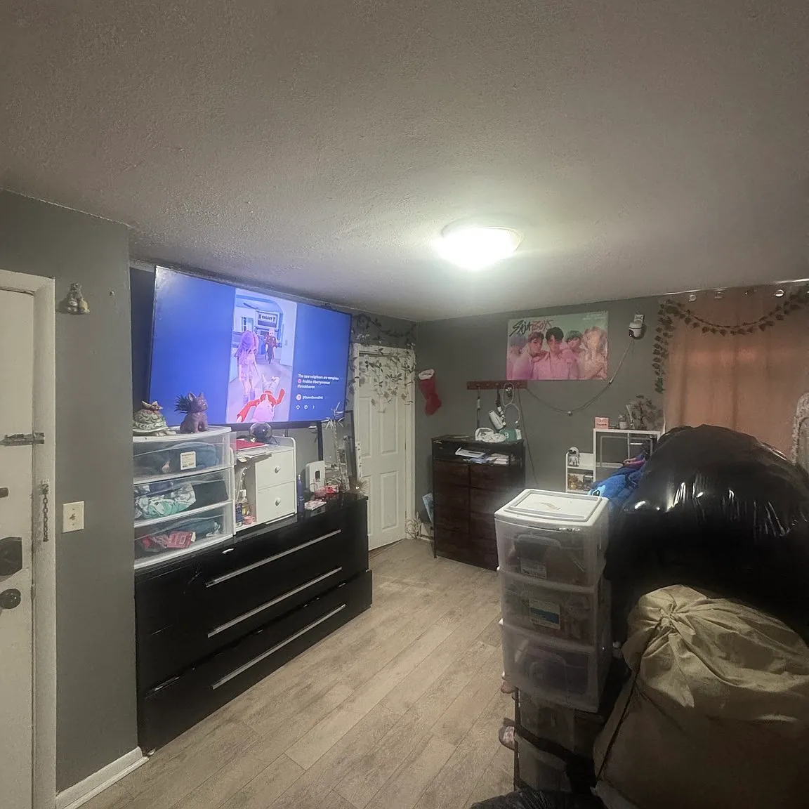 2 bed, 1.0 bath, 625 sqft, $2,000 — Photo 2