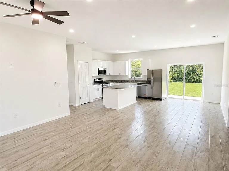15010 Community Ave — Photo 12