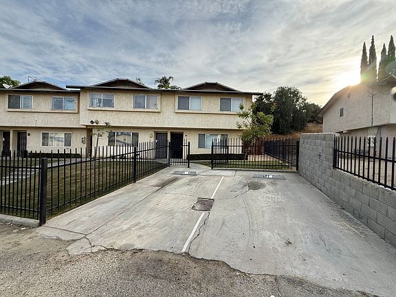 3rd image of 5711 Fairfax Rd APT D