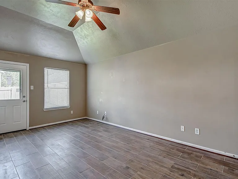3906 Portman Glen Ln — Photo 13