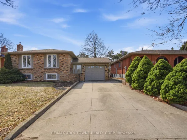 264 Celtic Dr, Hamilton, ON L8E 2T9