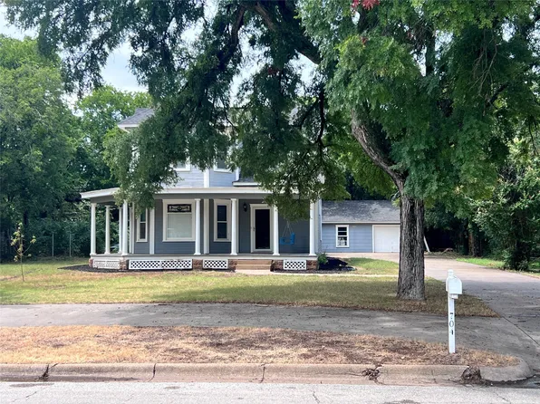 704 Cherry St, Graham, TX 76450