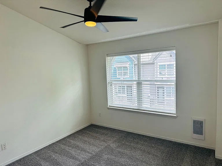 1712 SE Halyard Ln — Photo 14