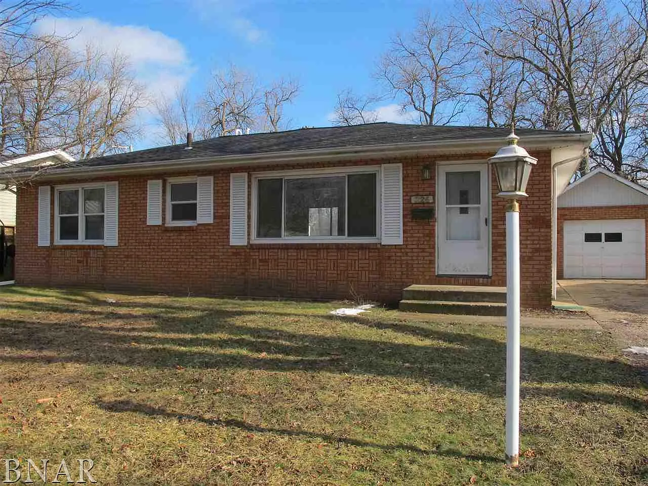 226 Meadowbrook Dr photo 1