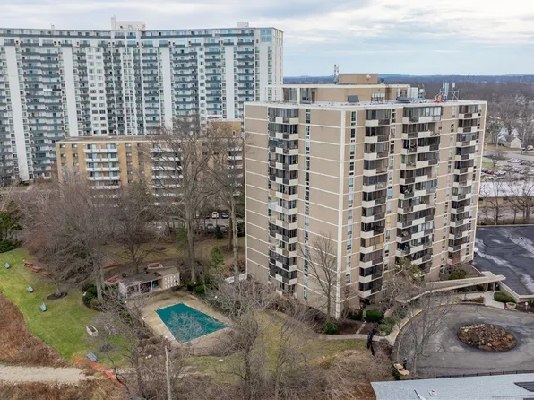 25801 Lake Shore Blvd APT 130, Euclid, OH 44132