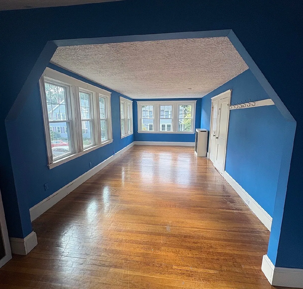 3 bed, 1240 sqft, $3,700 — Photo 2