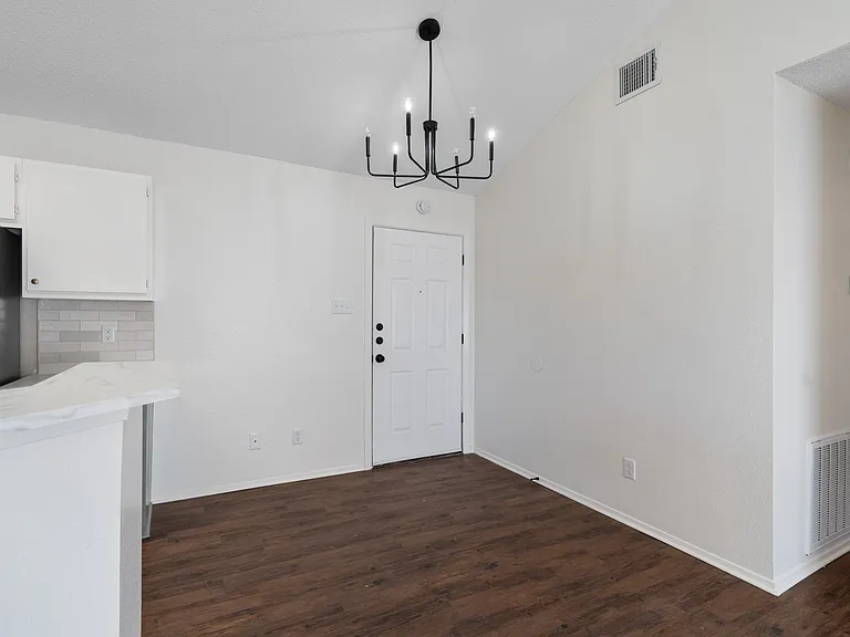 2909 W Slaughter Ln #B — Photo 40