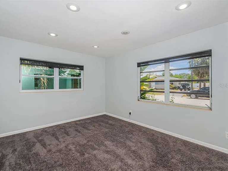408 S Aurora Ave — Photo 6