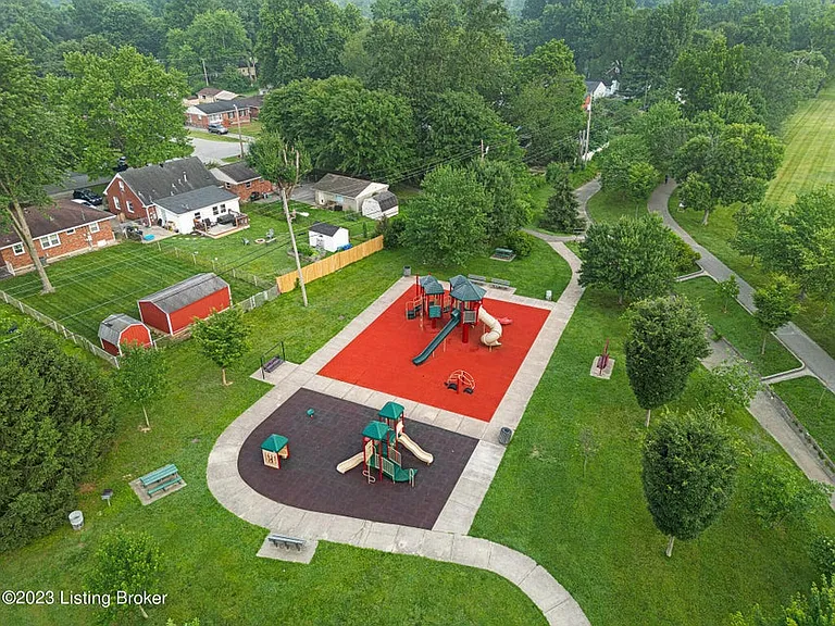 609 Marquette Dr — Photo 24