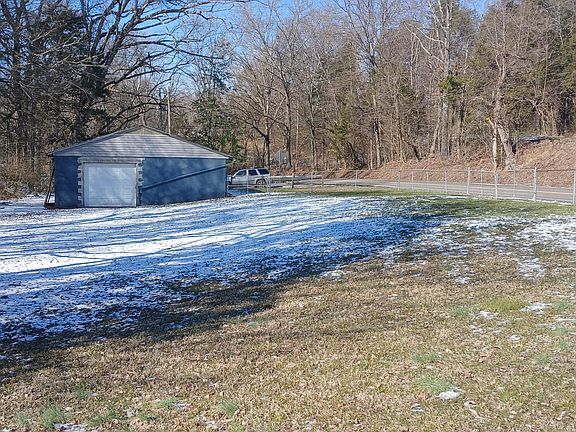 2nd image of 2405 Clearwater Rd