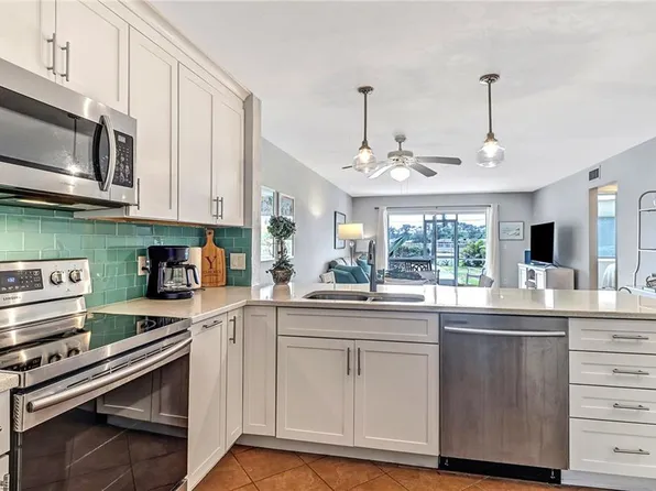 1001 Foxfire LN #109, NAPLES, FL 34104