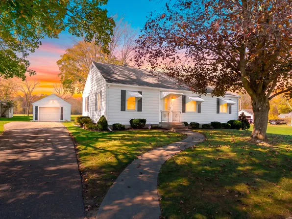 516 N Van Buren St, Bloomingdale, MI 49026