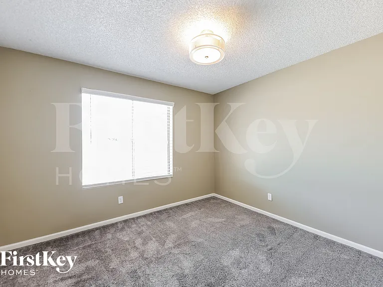 2915 W Danbury Dr — Photo 11