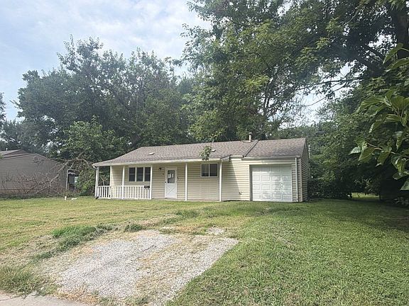 3rd image of 12802 Grandview Rd