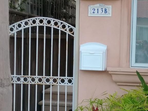 2nd image of 213 Argonne Ave #B