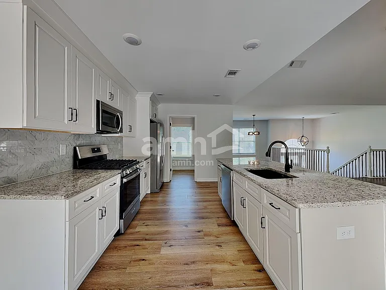 5075 Roxton Ln — Photo 4
