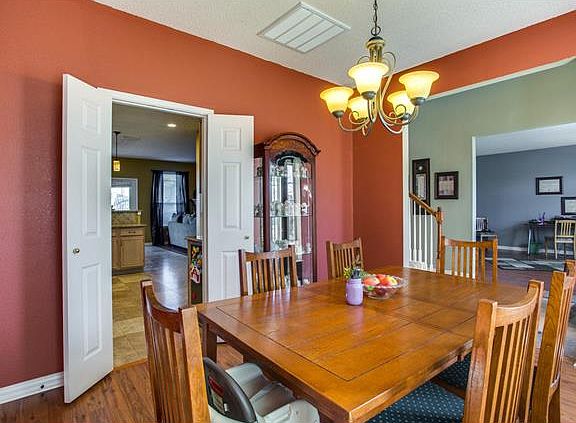 5th image of 1377 Colby Dr