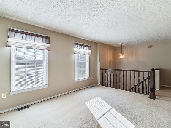 4th image of 40100 Greenmount Ln