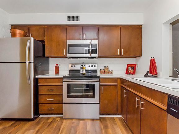2nd image of 2875 N Tucson Blvd APT 68