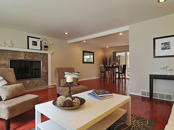 Lioving Room w/ Fireplace