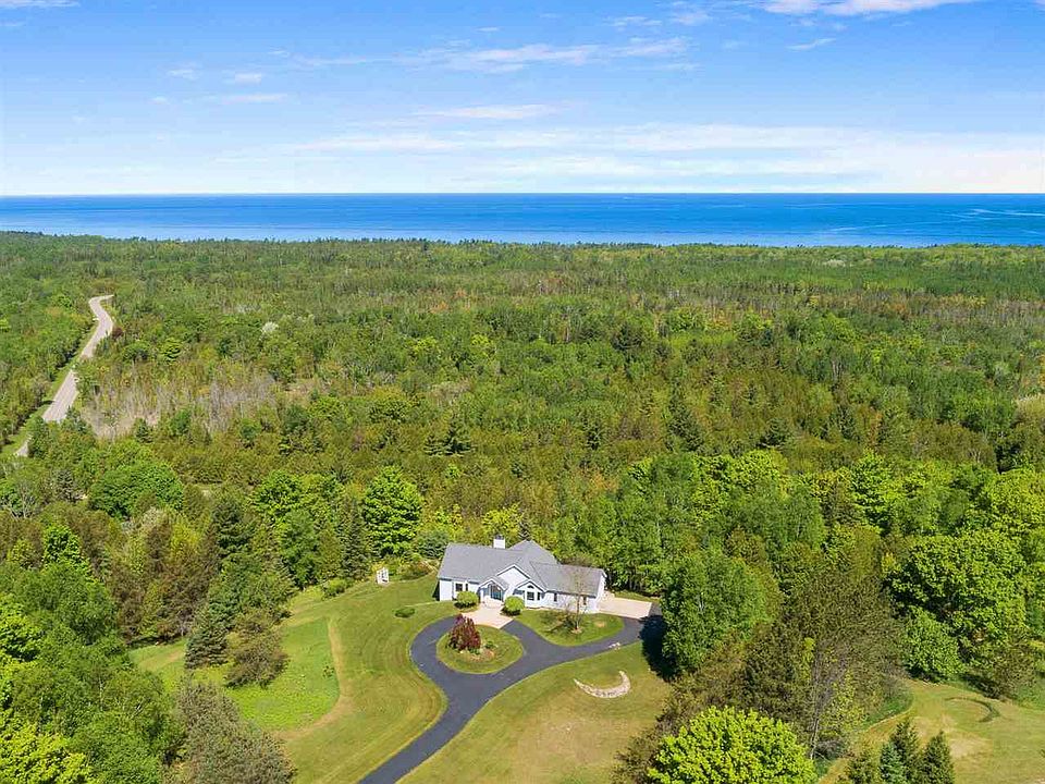 1st image of 9025 Bayshore Woods Dr