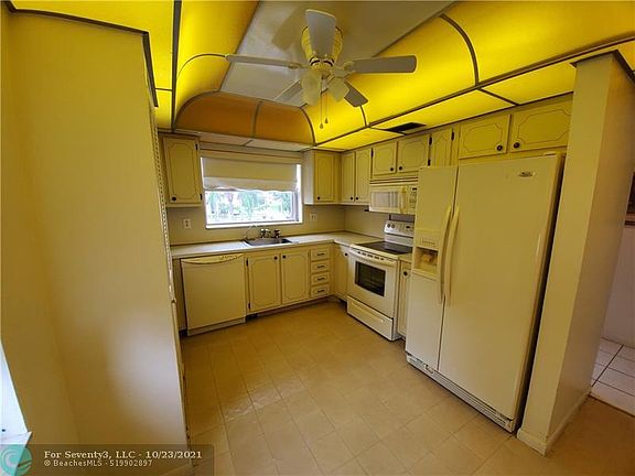 3rd image of 9741 Sunrise Lakes Blvd APT 210