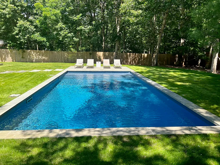 253 Norfolk Dr — Photo 2