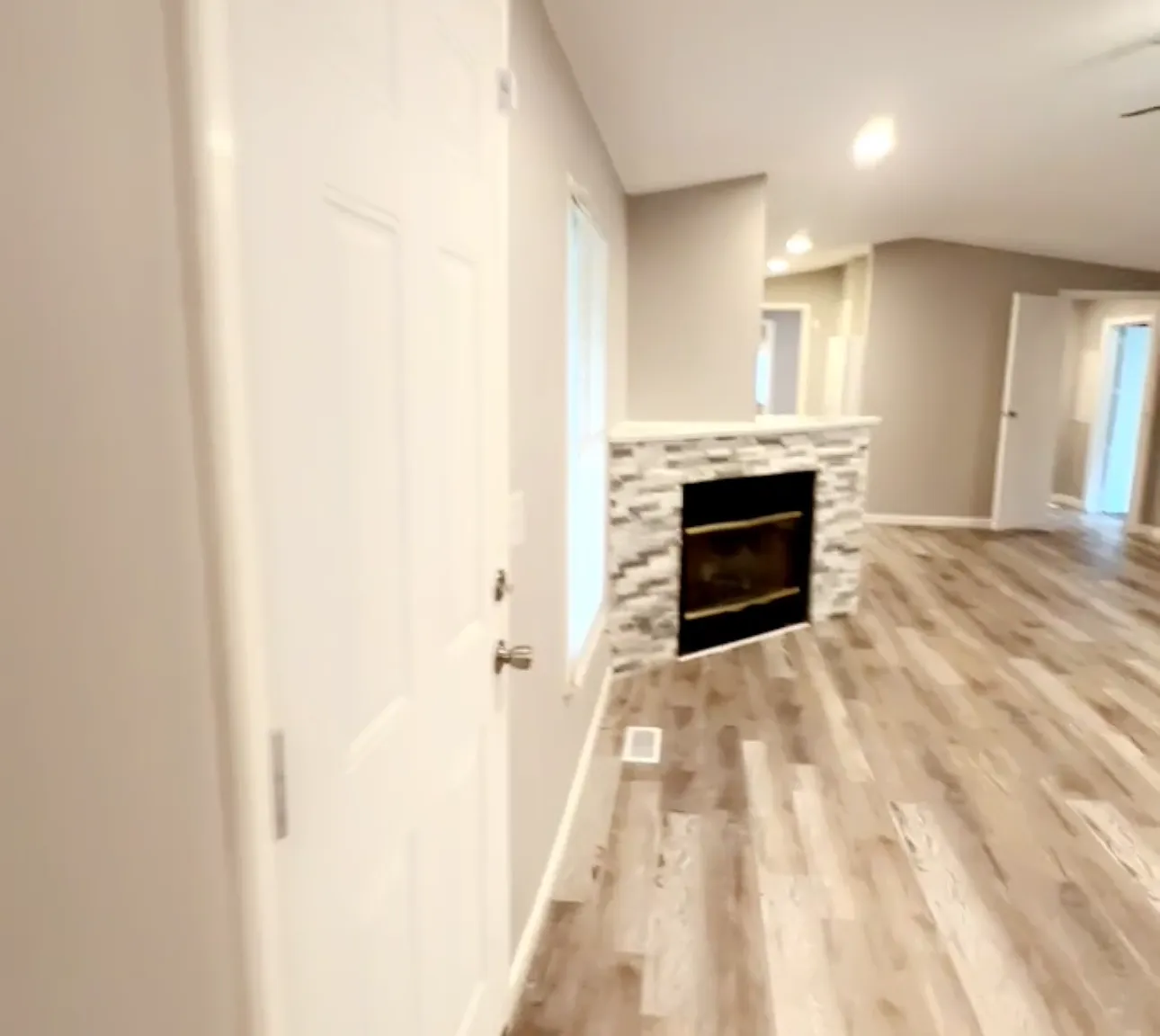 3 bed, 1300 sqft, $1,450 — Photo 3