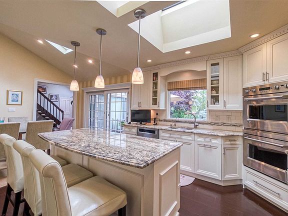 5th image of 80 Holly Ln