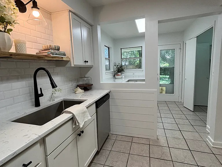 14 Bay Dr NE — Photo 24